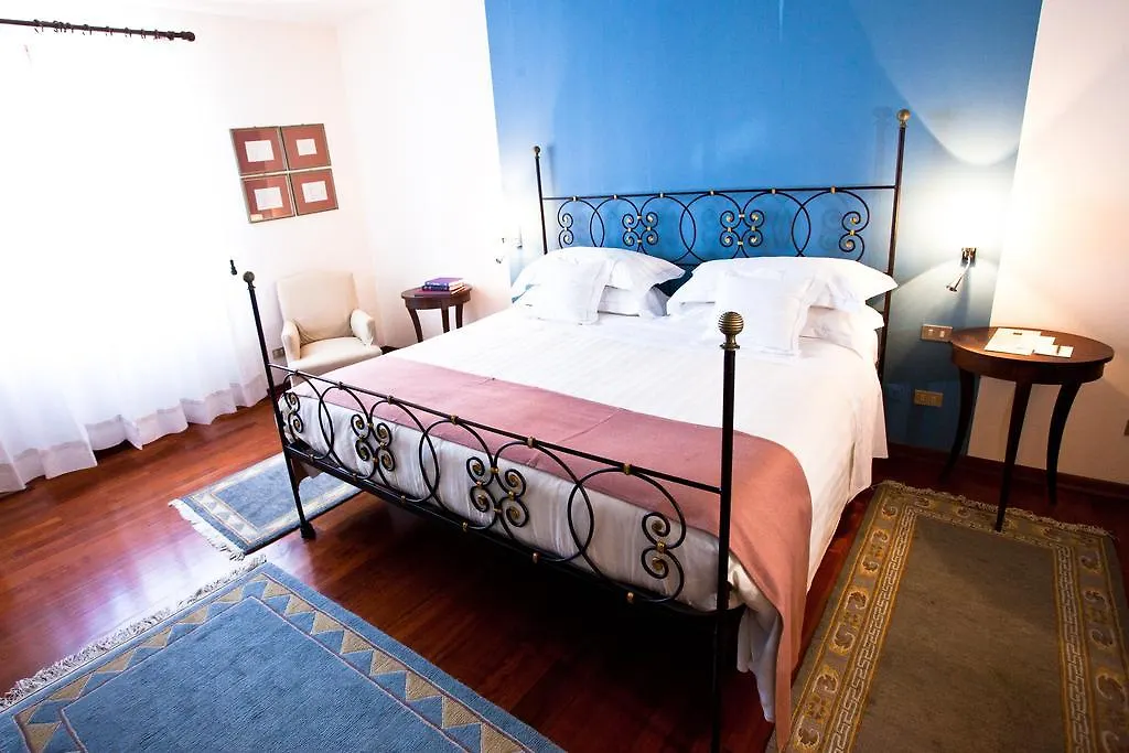 Le Tre Vaselle Resort & Spa Torgiano 5*,  Italy